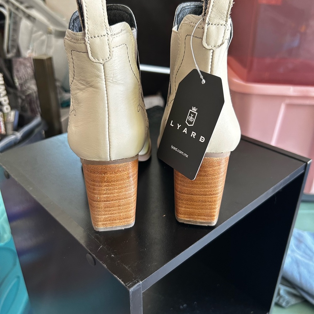 Women's Cream Western Ankle Boots - Picture 3 of 4